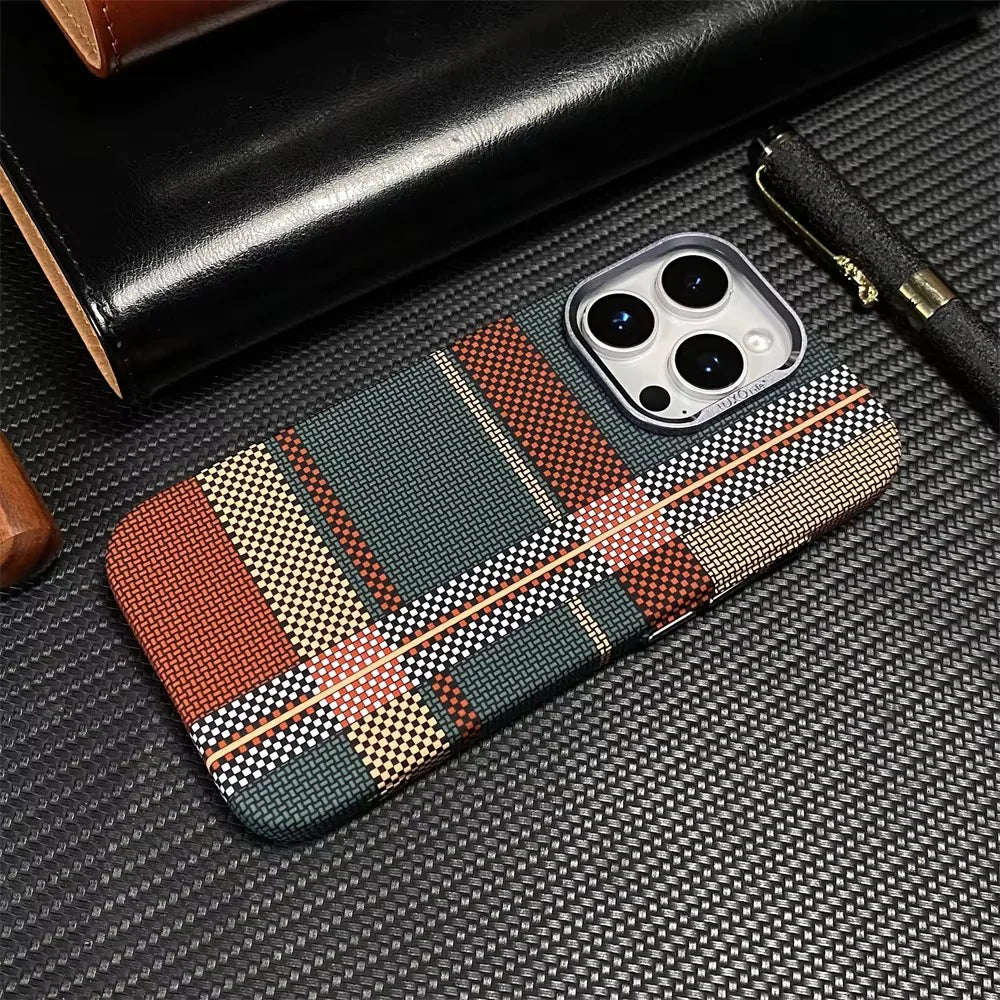 Ultra Thin Carbon Fiber Pattern Metal Lens Hard Case